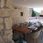 Villa Jatica *