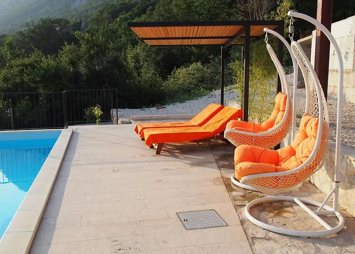 Jatica 泽斯特拉格